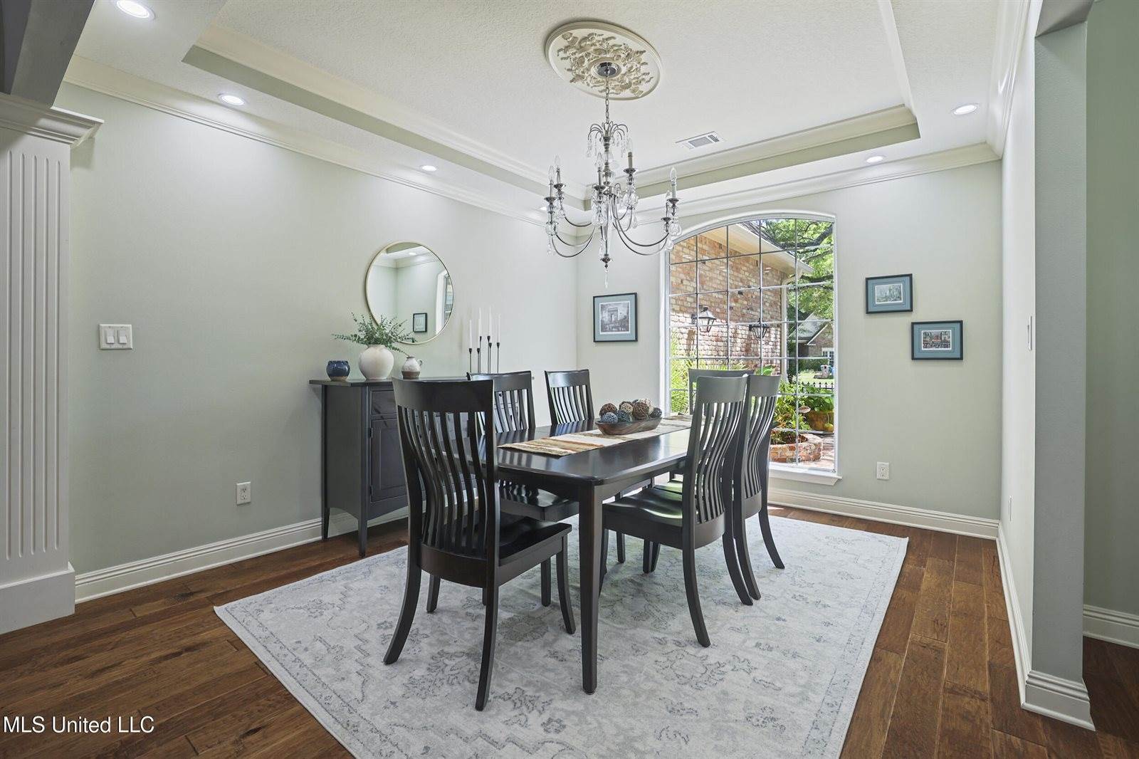 3823 Versailles Court, Ocean Springs, MS 39564