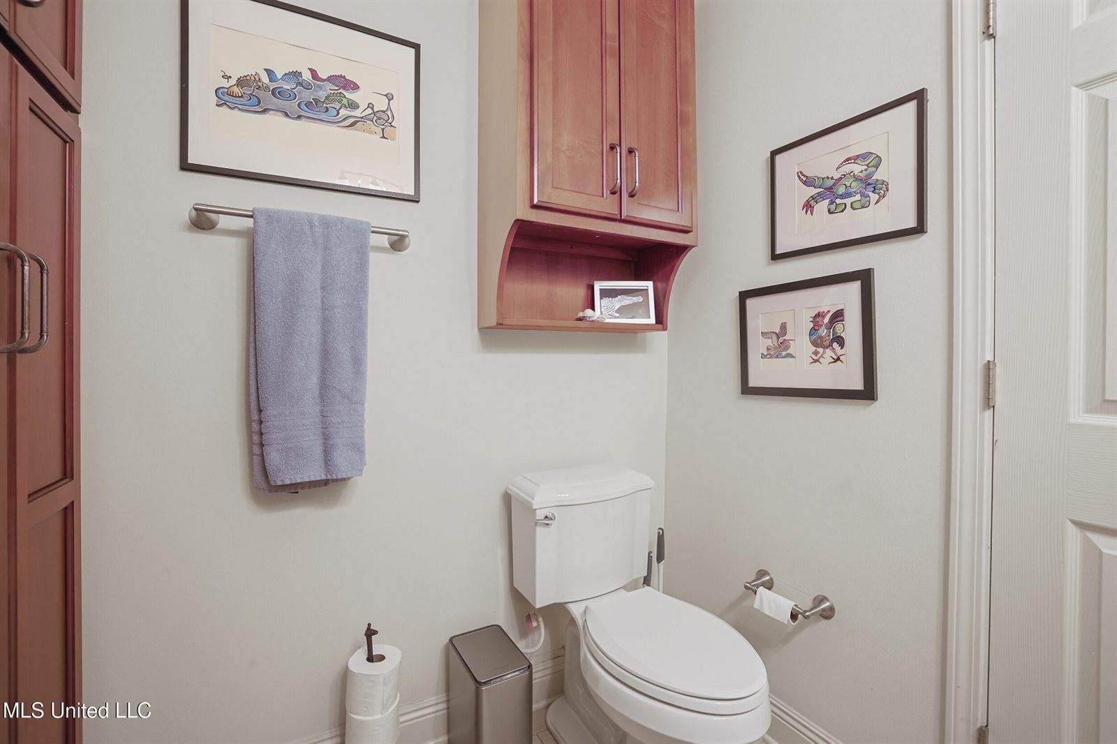 3823 Versailles Court, Ocean Springs, MS 39564