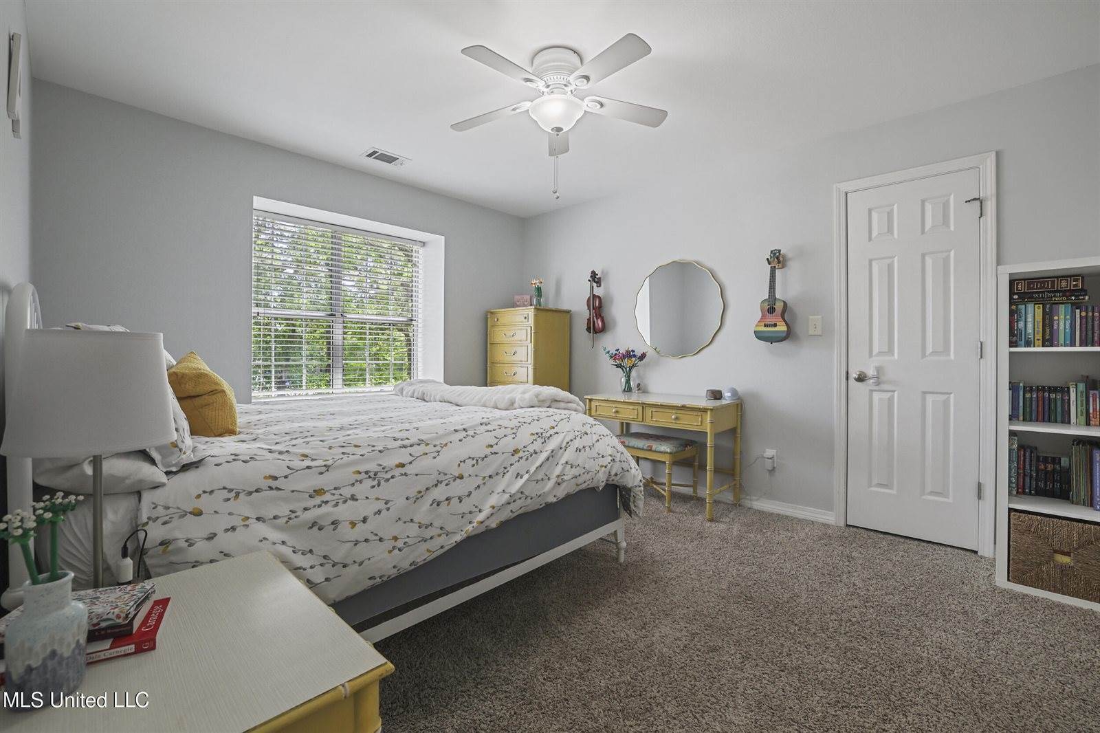 3823 Versailles Court, Ocean Springs, MS 39564