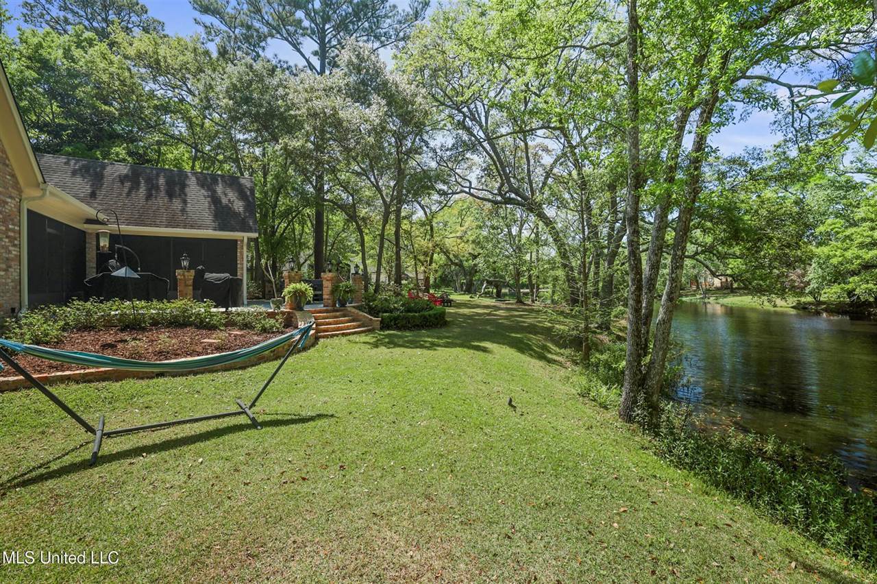 3823 Versailles Court, Ocean Springs, MS 39564