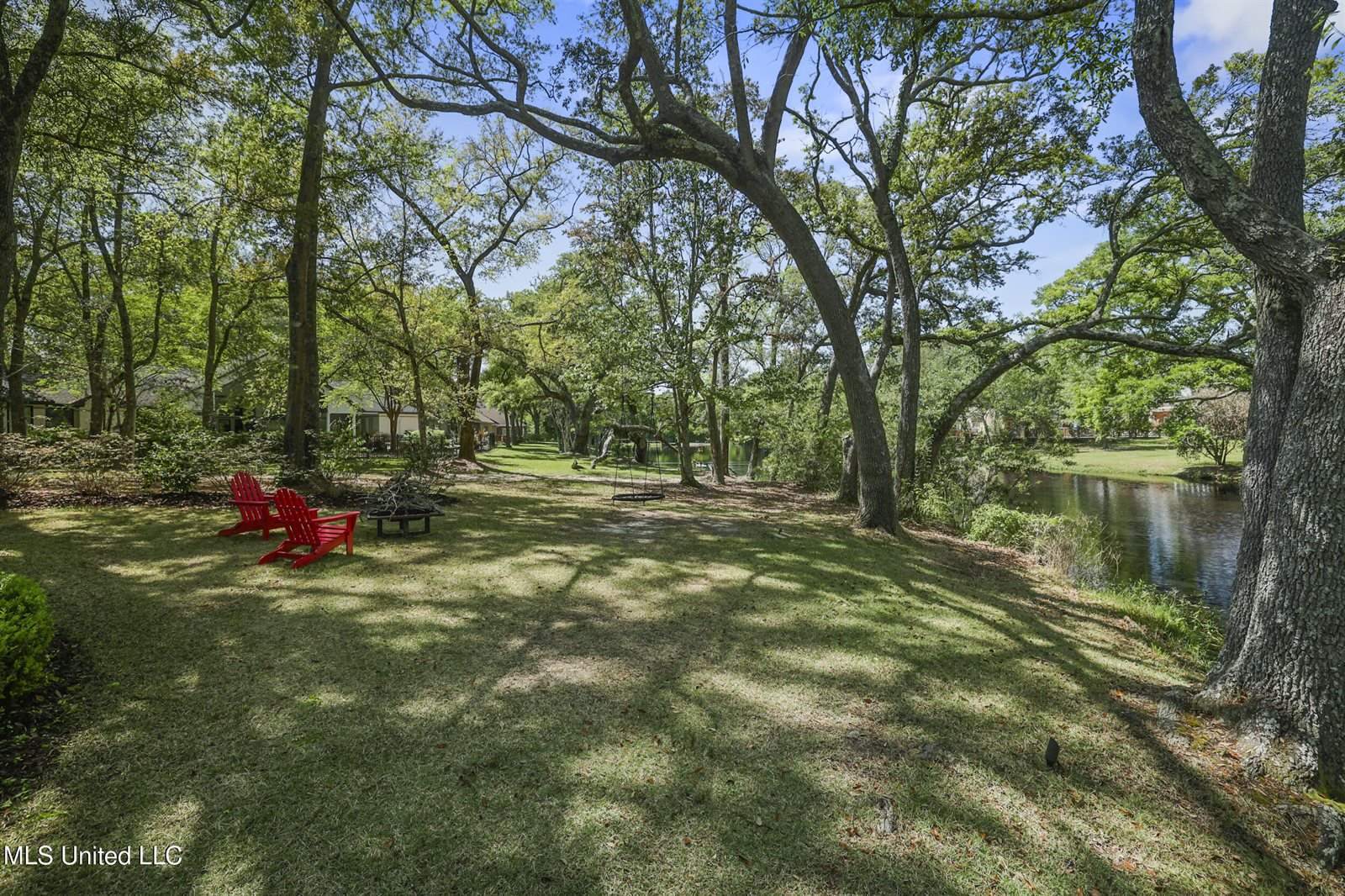 3823 Versailles Court, Ocean Springs, MS 39564