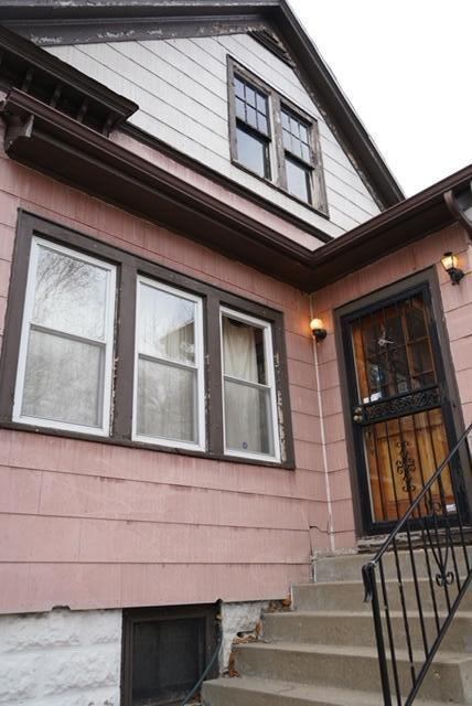 1035 S 33rd STREET, Milwaukee, WI 53215