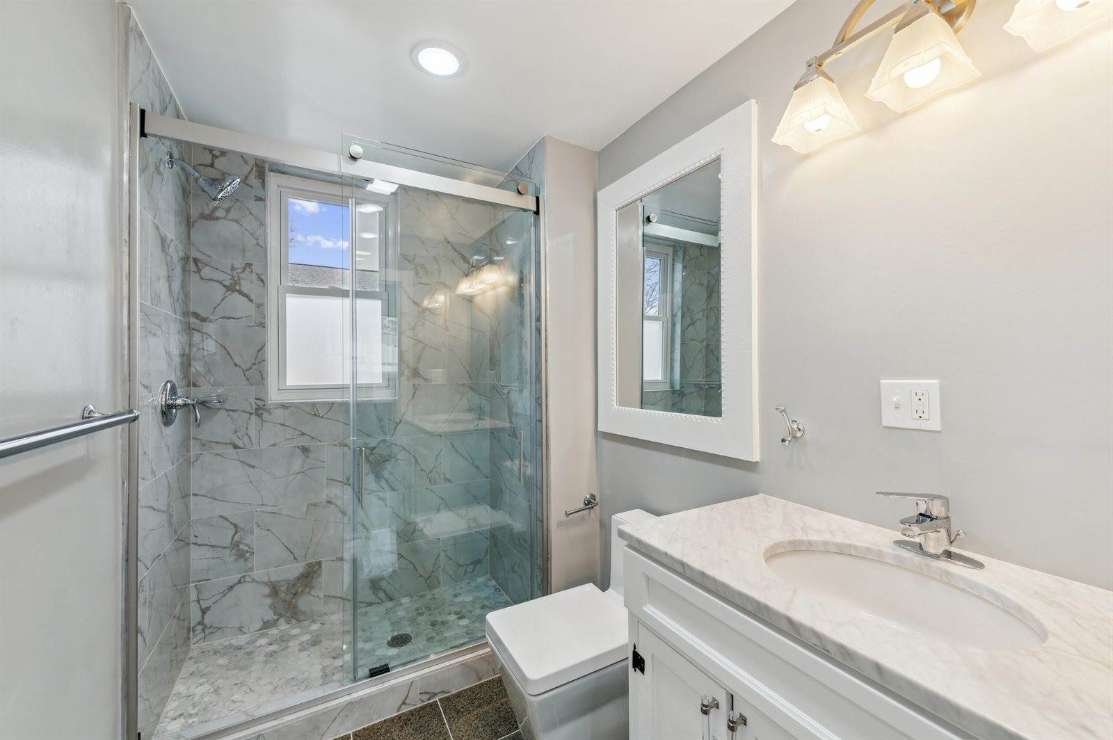 1412 Michigan Ave, South Milwaukee, WI 53172