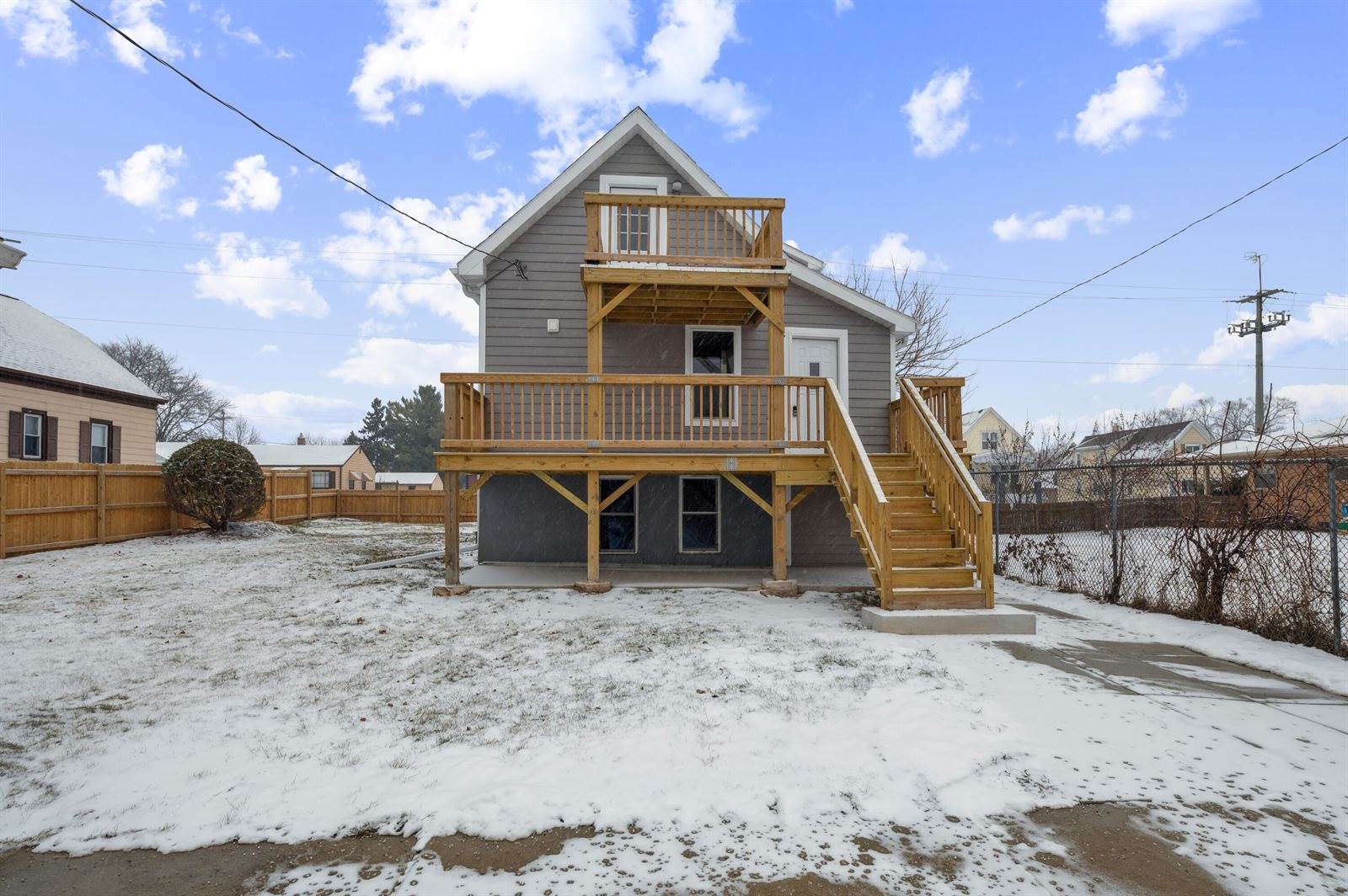 1412 Michigan Ave, South Milwaukee, WI 53172
