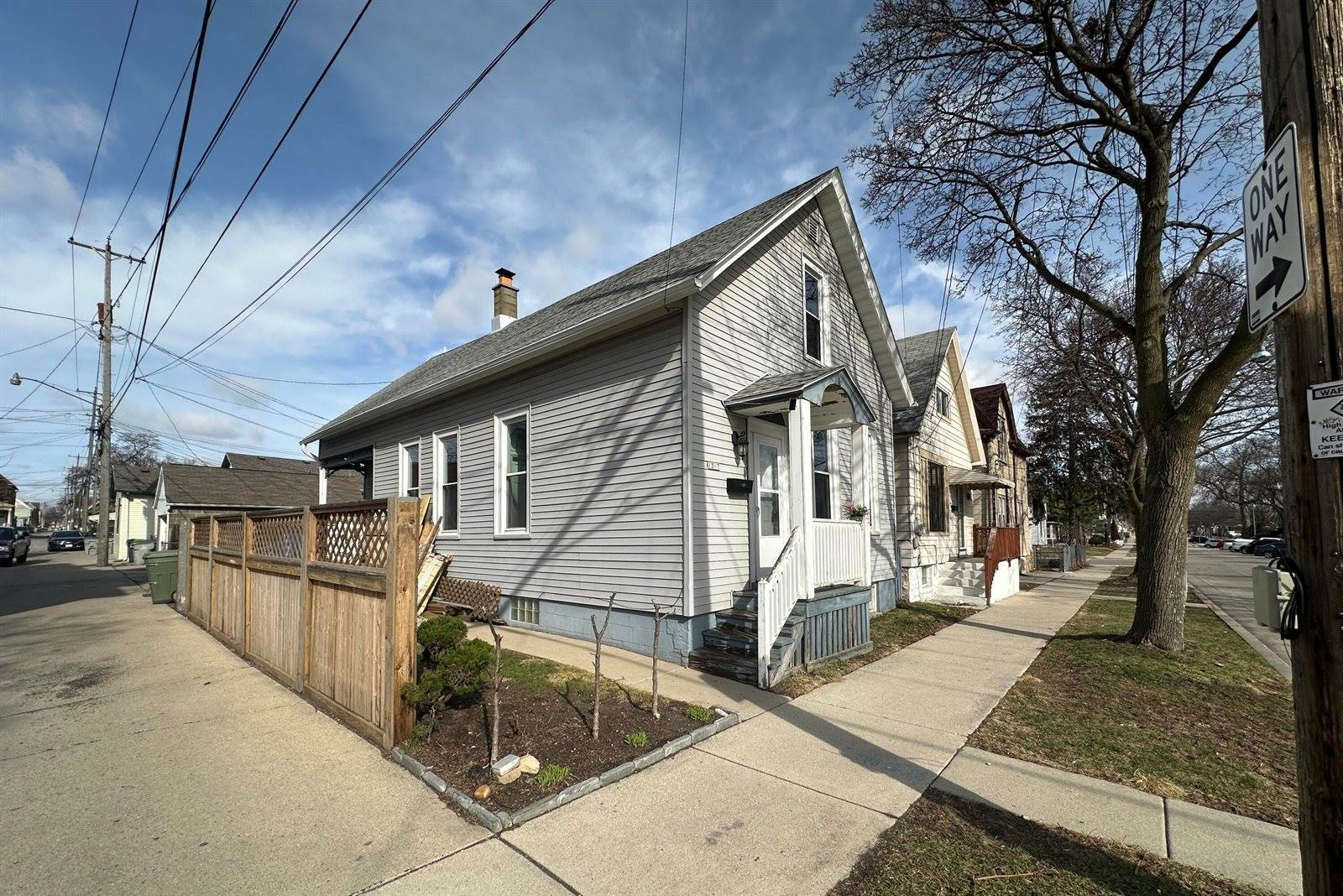 1217 South 10th St, Milwaukee, WI 53204