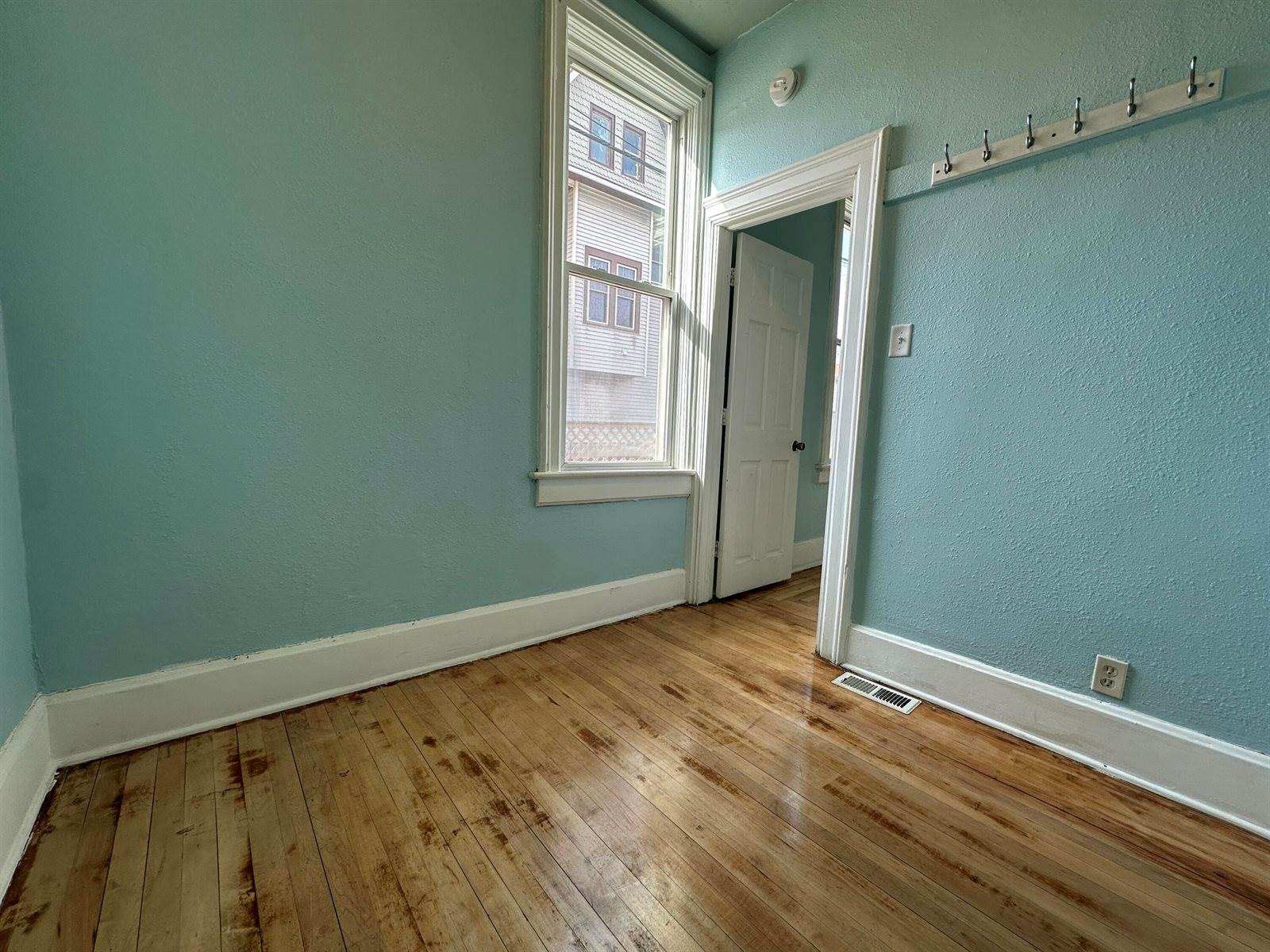 1217 South 10th St, Milwaukee, WI 53204