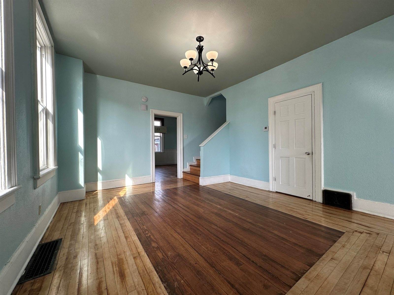 1217 South 10th St, Milwaukee, WI 53204