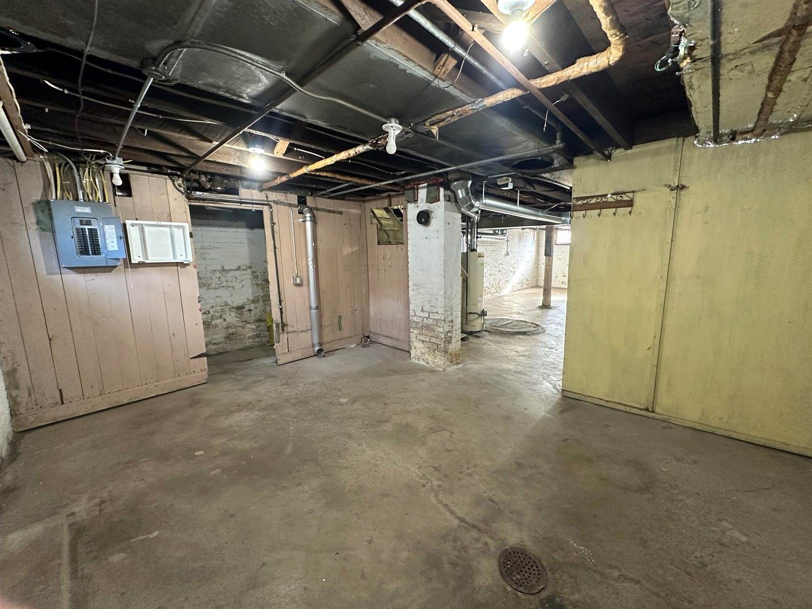 1217 South 10th St, Milwaukee, WI 53204