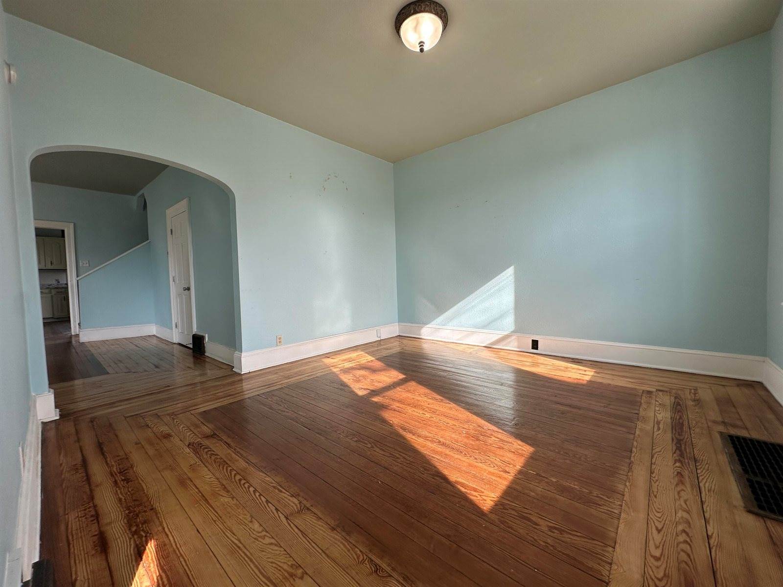 1217 South 10th St, Milwaukee, WI 53204