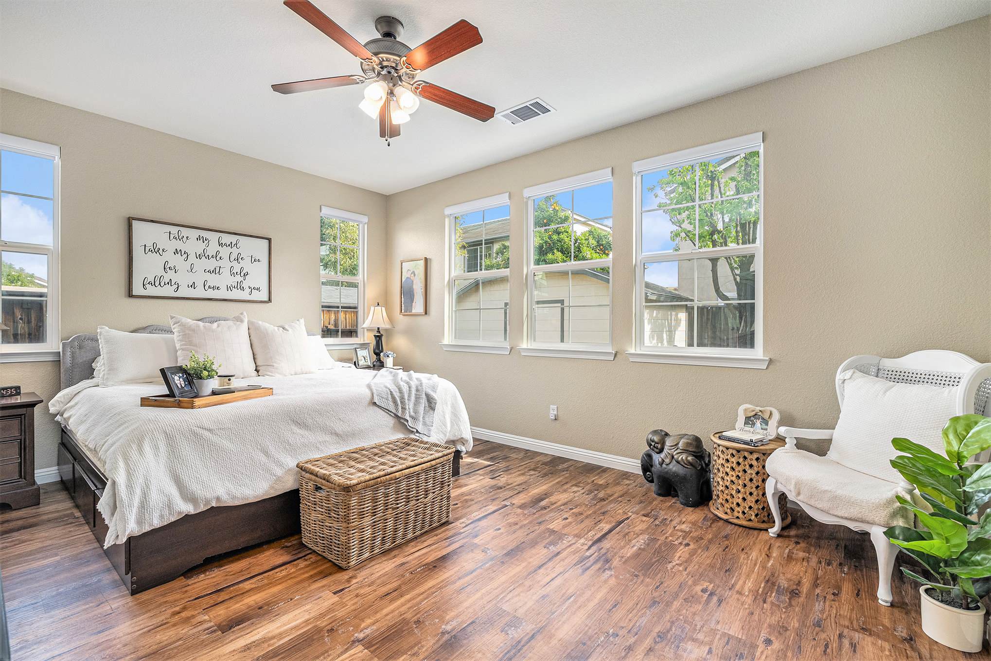 317 Myrtle Ln, Oakley, CA 94561