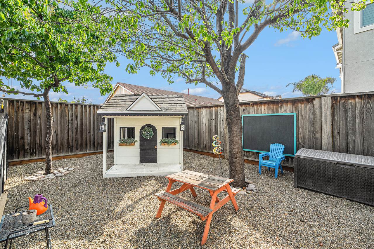 317 Myrtle Ln, Oakley, CA 94561