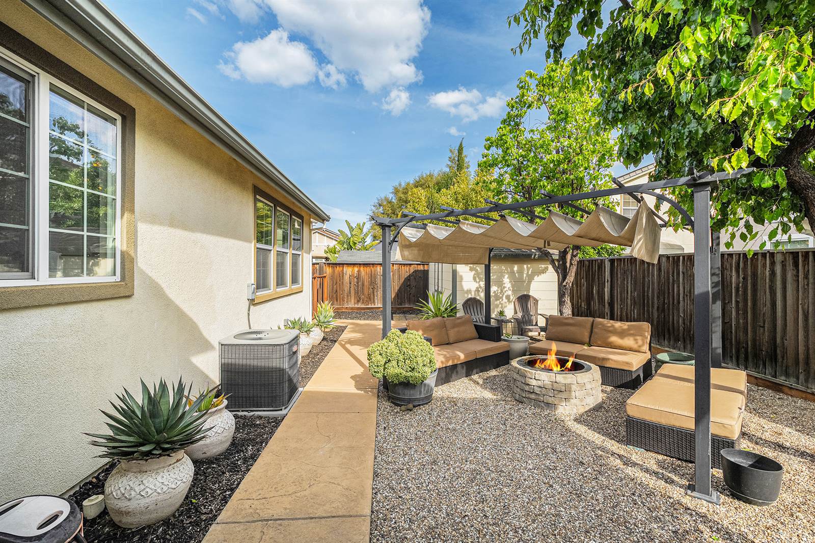 317 Myrtle Ln, Oakley, CA 94561