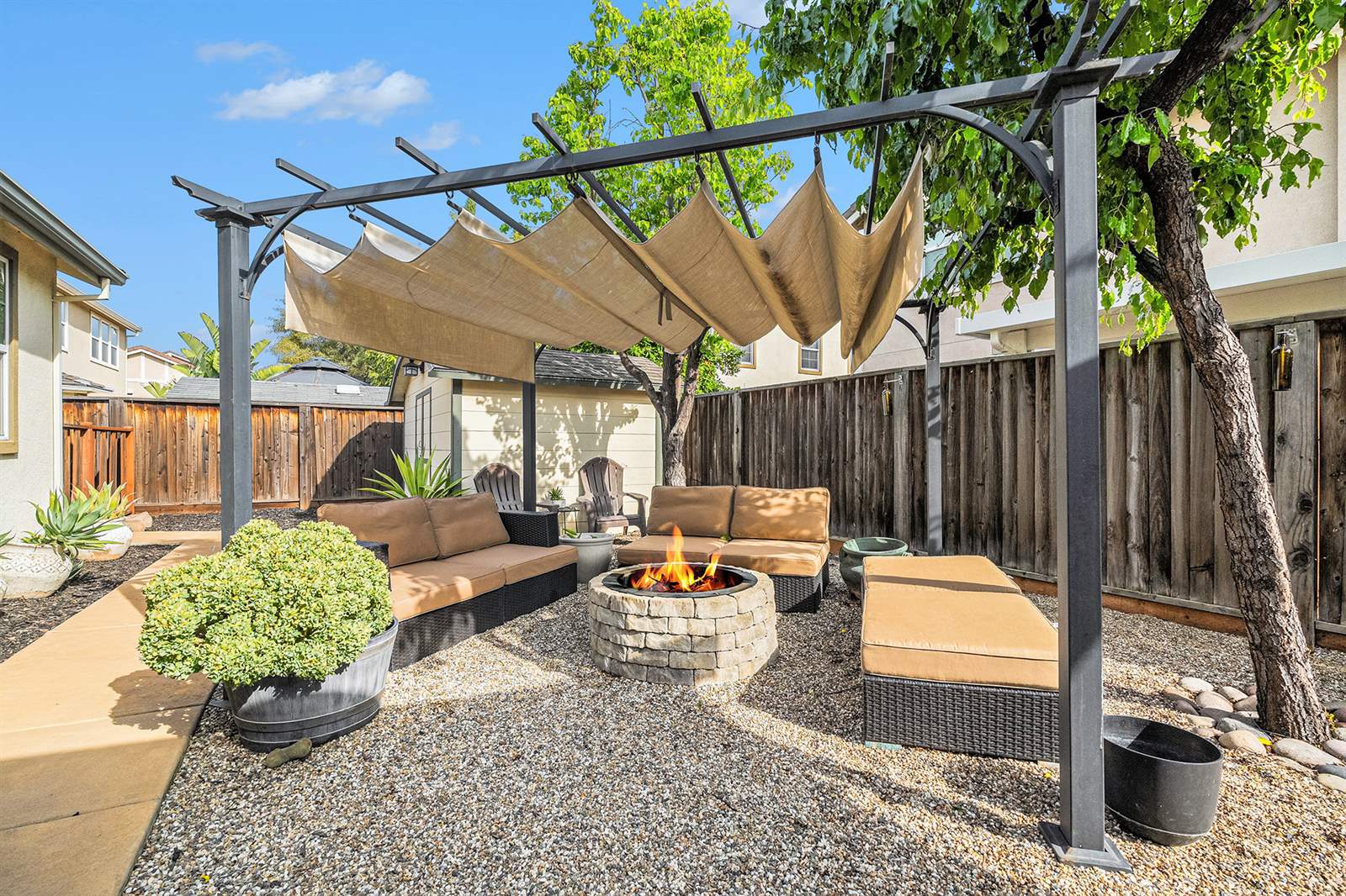 317 Myrtle Ln, Oakley, CA 94561