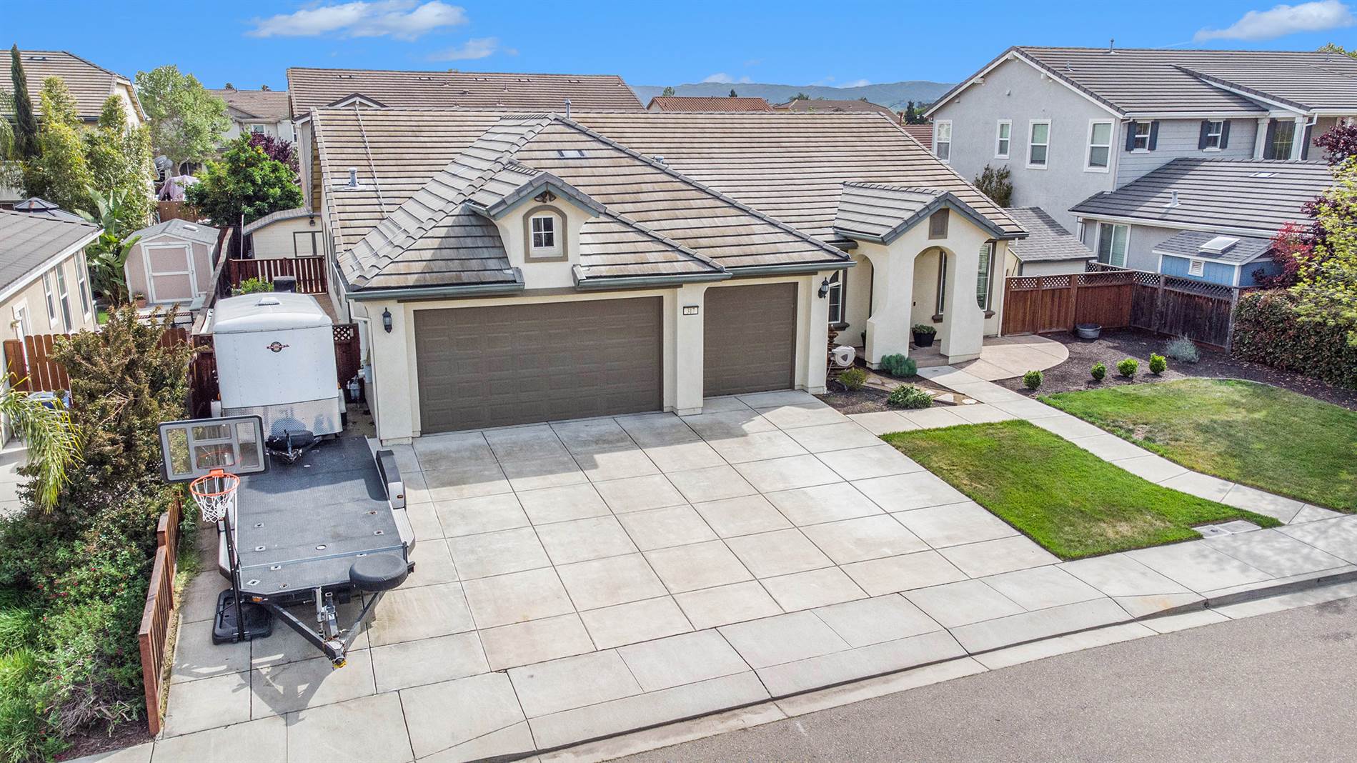 317 Myrtle Ln, Oakley, CA 94561