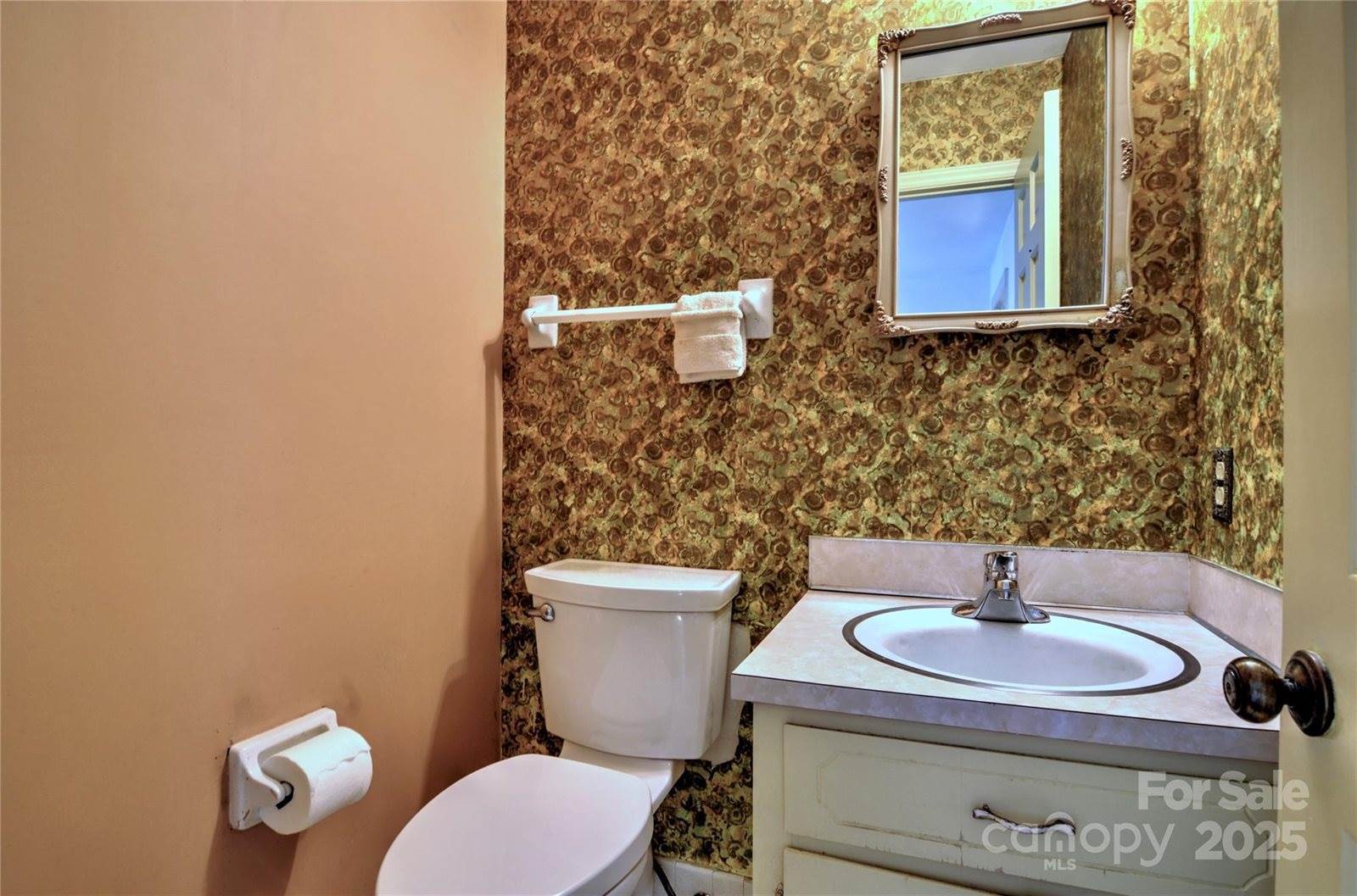 3400 Tracelake Drive, Matthews, NC 28105