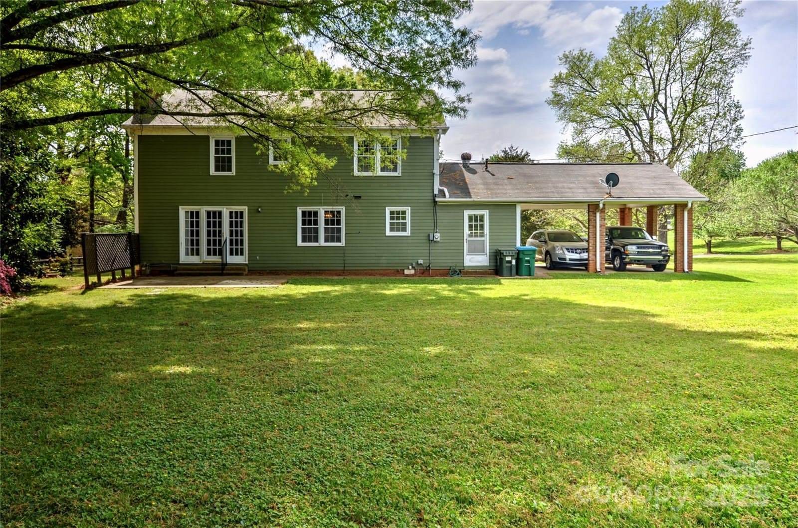 3400 Tracelake Drive, Matthews, NC 28105