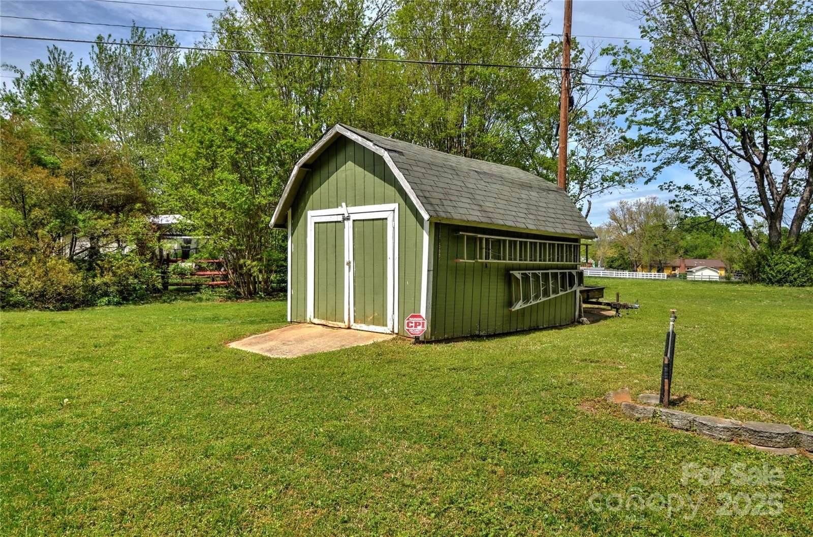 3400 Tracelake Drive, Matthews, NC 28105