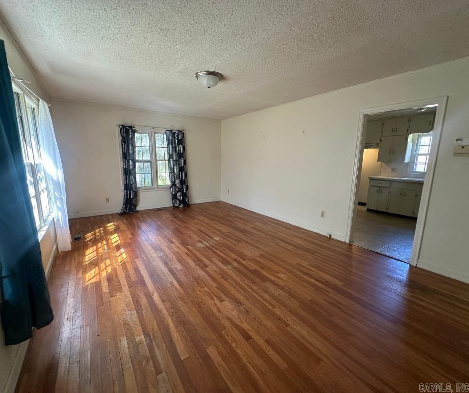 1014 N 3RD ST, Morrilton, AR 72110