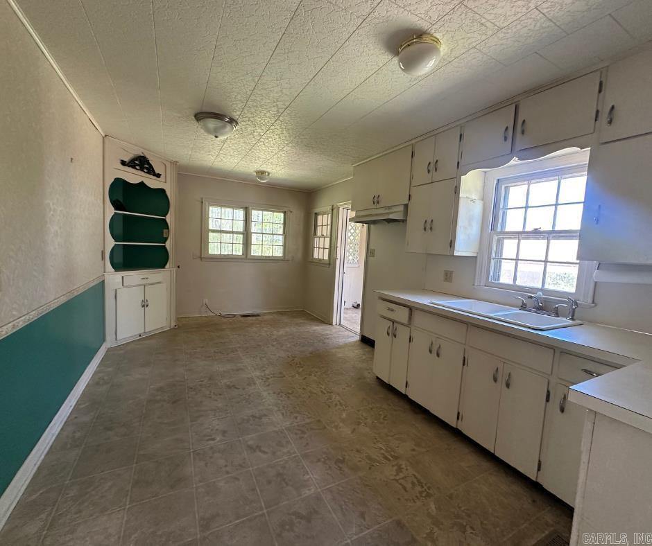 1014 N 3RD ST, Morrilton, AR 72110