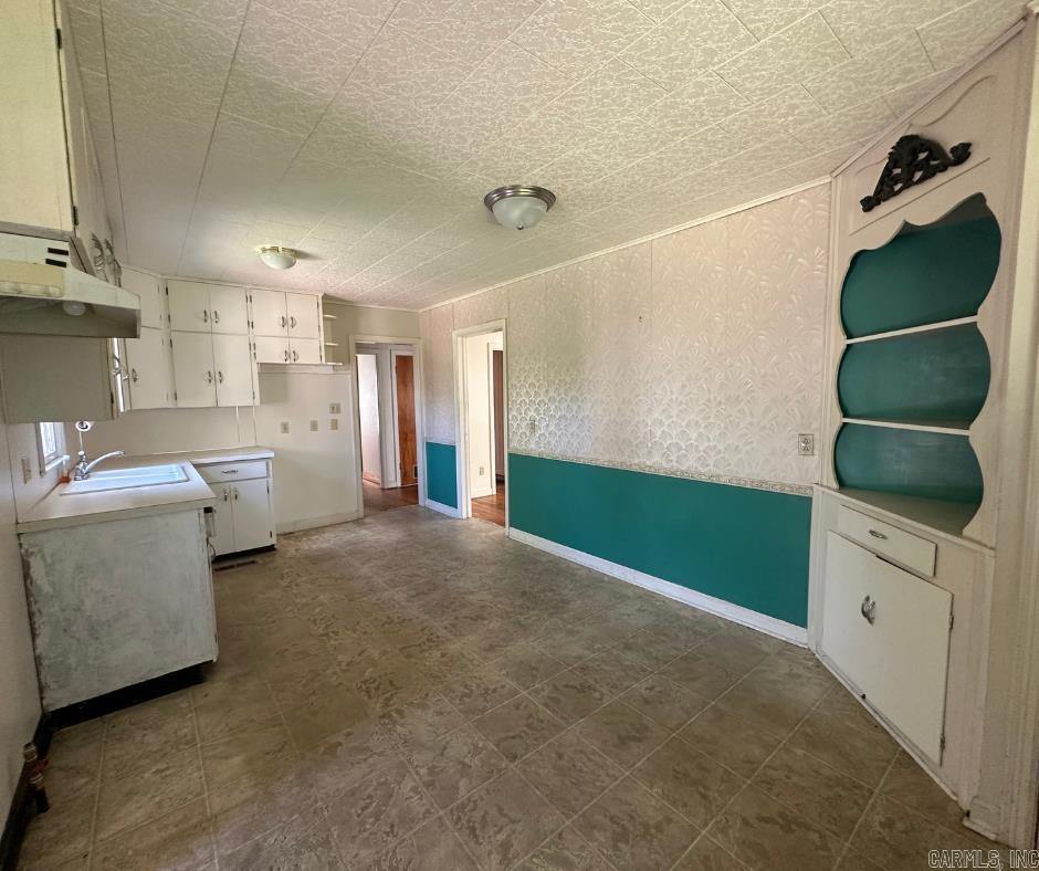 1014 N 3RD ST, Morrilton, AR 72110