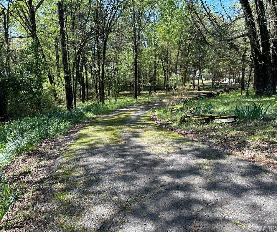 1014 N 3RD ST, Morrilton, AR 72110