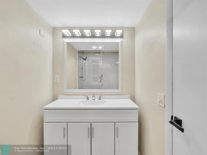 1025 SE 4th Ave, #102, Dania Beach, FL 33004