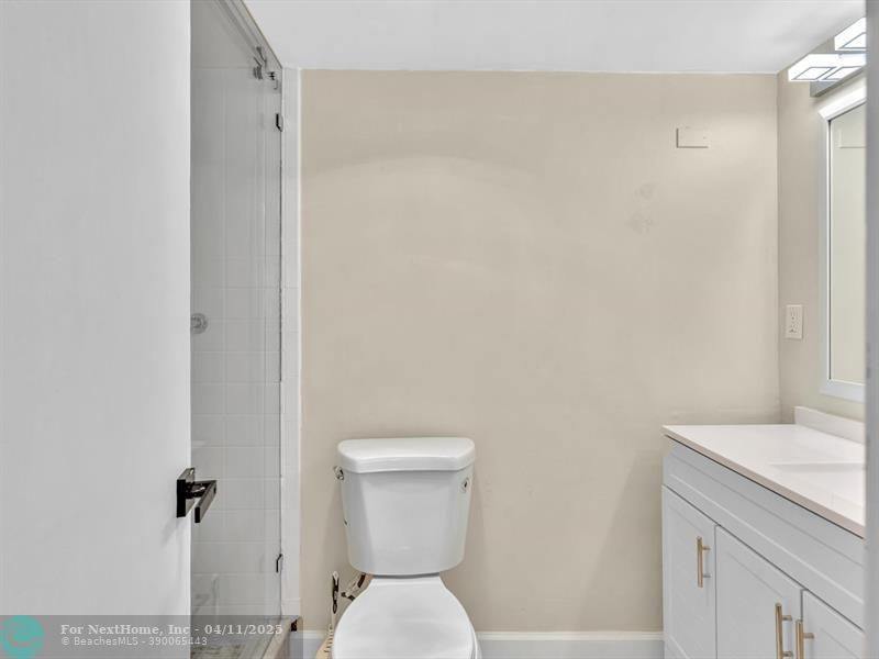 1025 SE 4th Ave, #102, Dania Beach, FL 33004