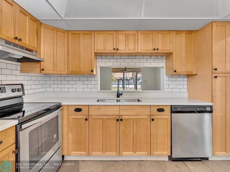 1025 SE 4th Ave, #102, Dania Beach, FL 33004