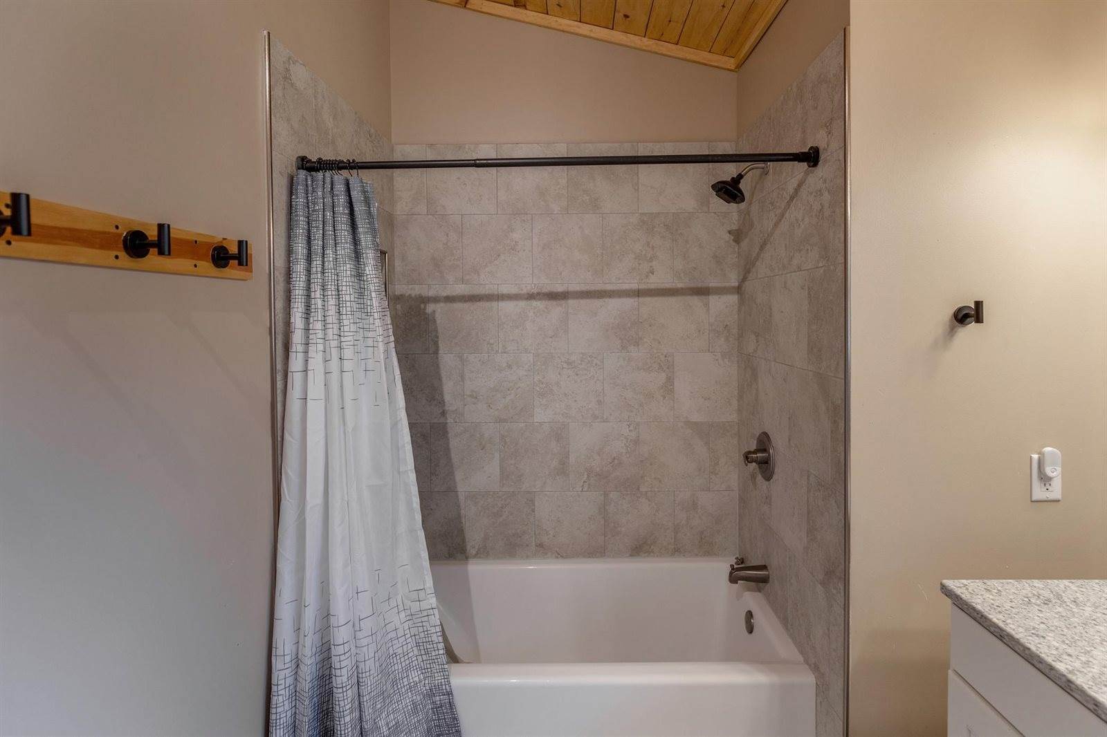 8667 Pine Circle, Breezy Point, MN 56472