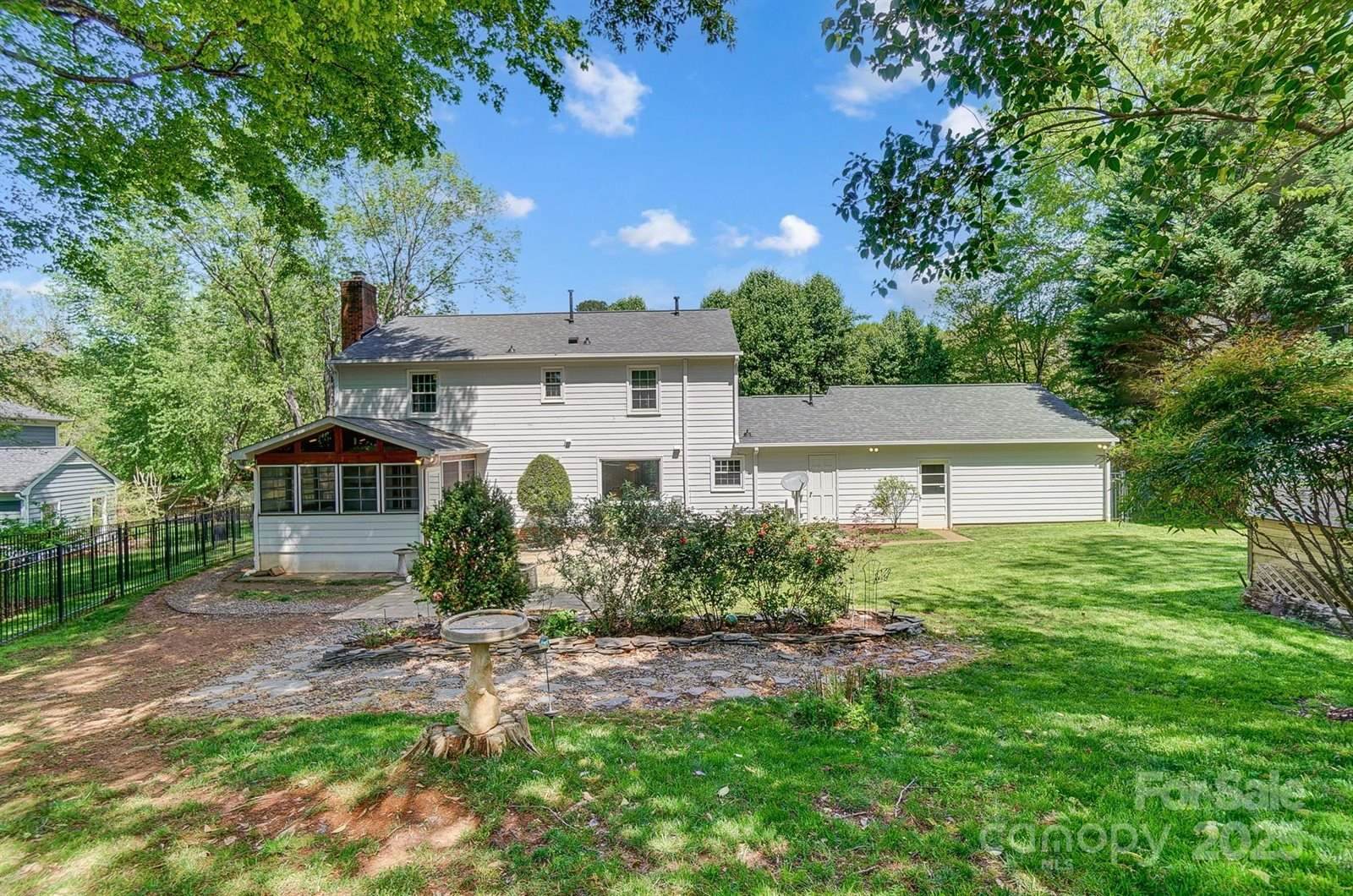 2221 Hamilton Mill Road, Charlotte, NC 28270
