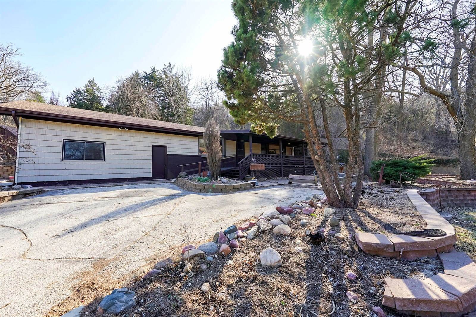 113 Powells Lane, Crescent, IA 51526