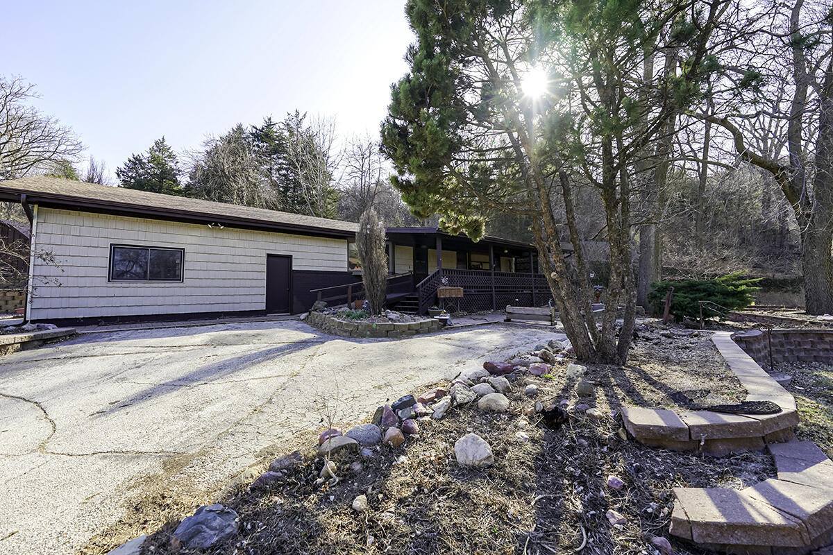 113 Powells Lane, Crescent, IA 51526