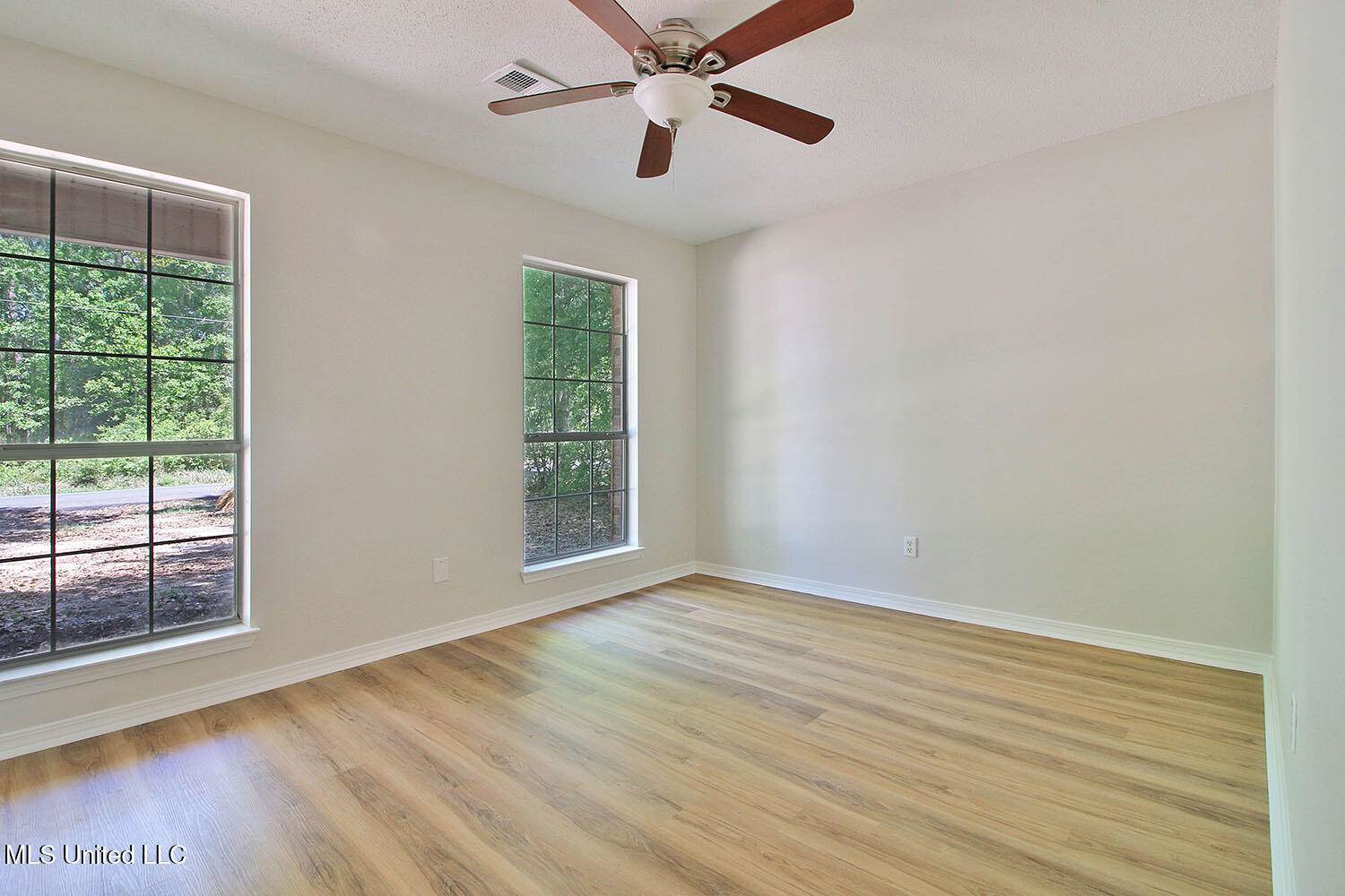 1225 Oak Street, Ocean Springs, MS 39564