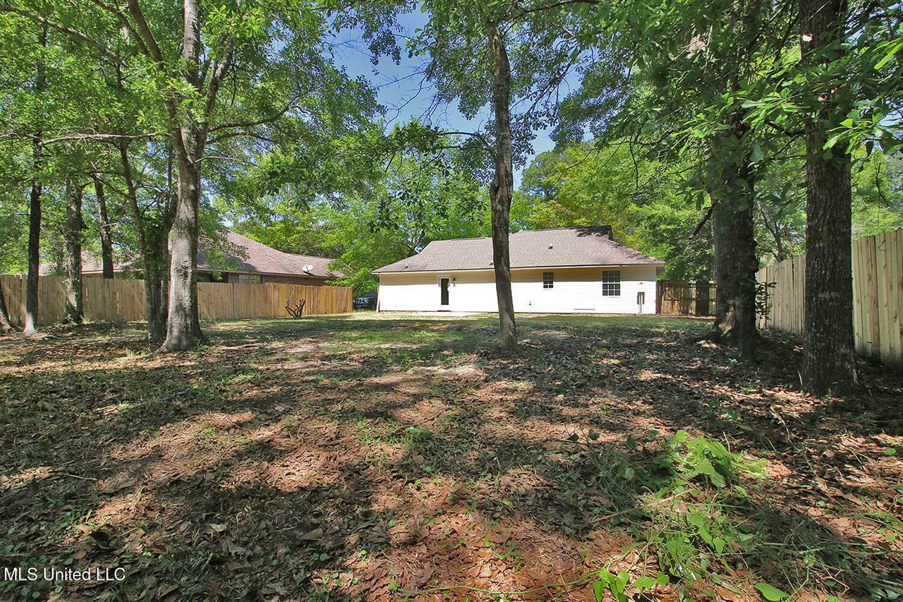 1225 Oak Street, Ocean Springs, MS 39564