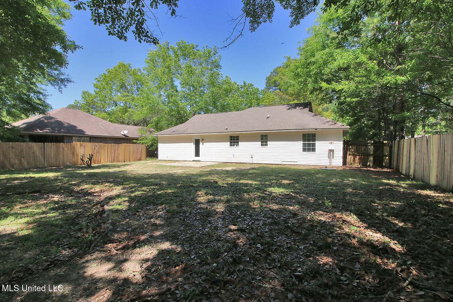 1225 Oak Street, Ocean Springs, MS 39564