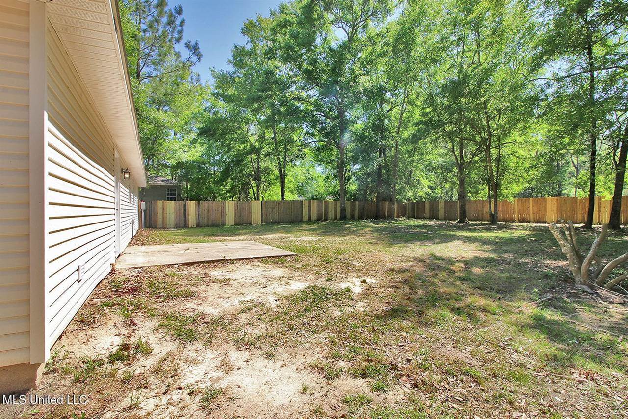 1225 Oak Street, Ocean Springs, MS 39564