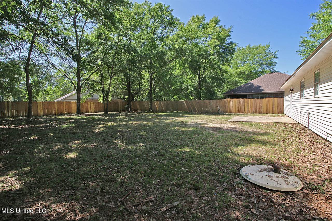 1225 Oak Street, Ocean Springs, MS 39564