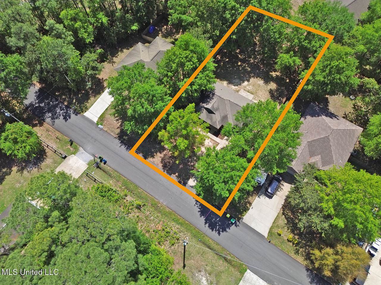 1225 Oak Street, Ocean Springs, MS 39564