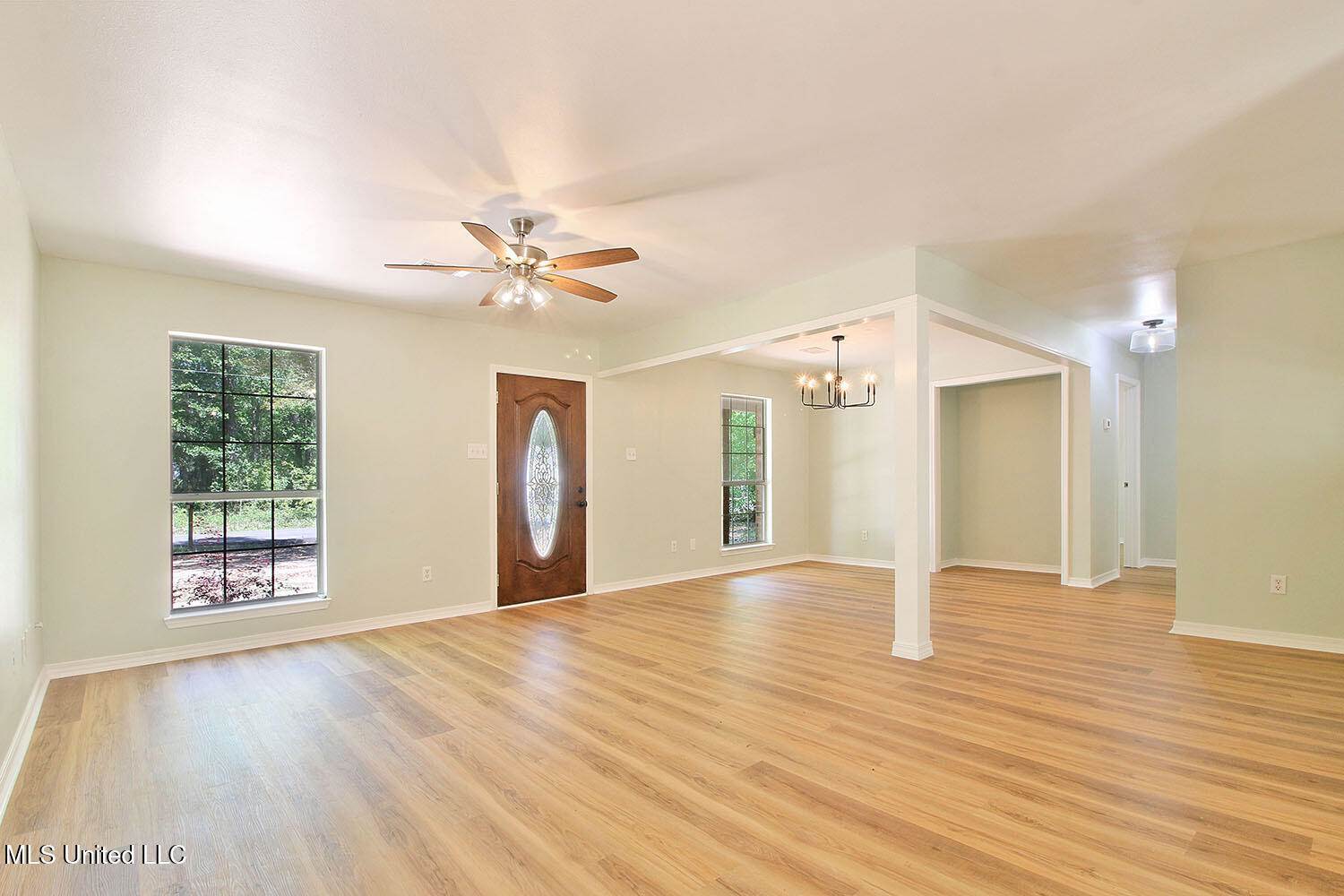 1225 Oak Street, Ocean Springs, MS 39564