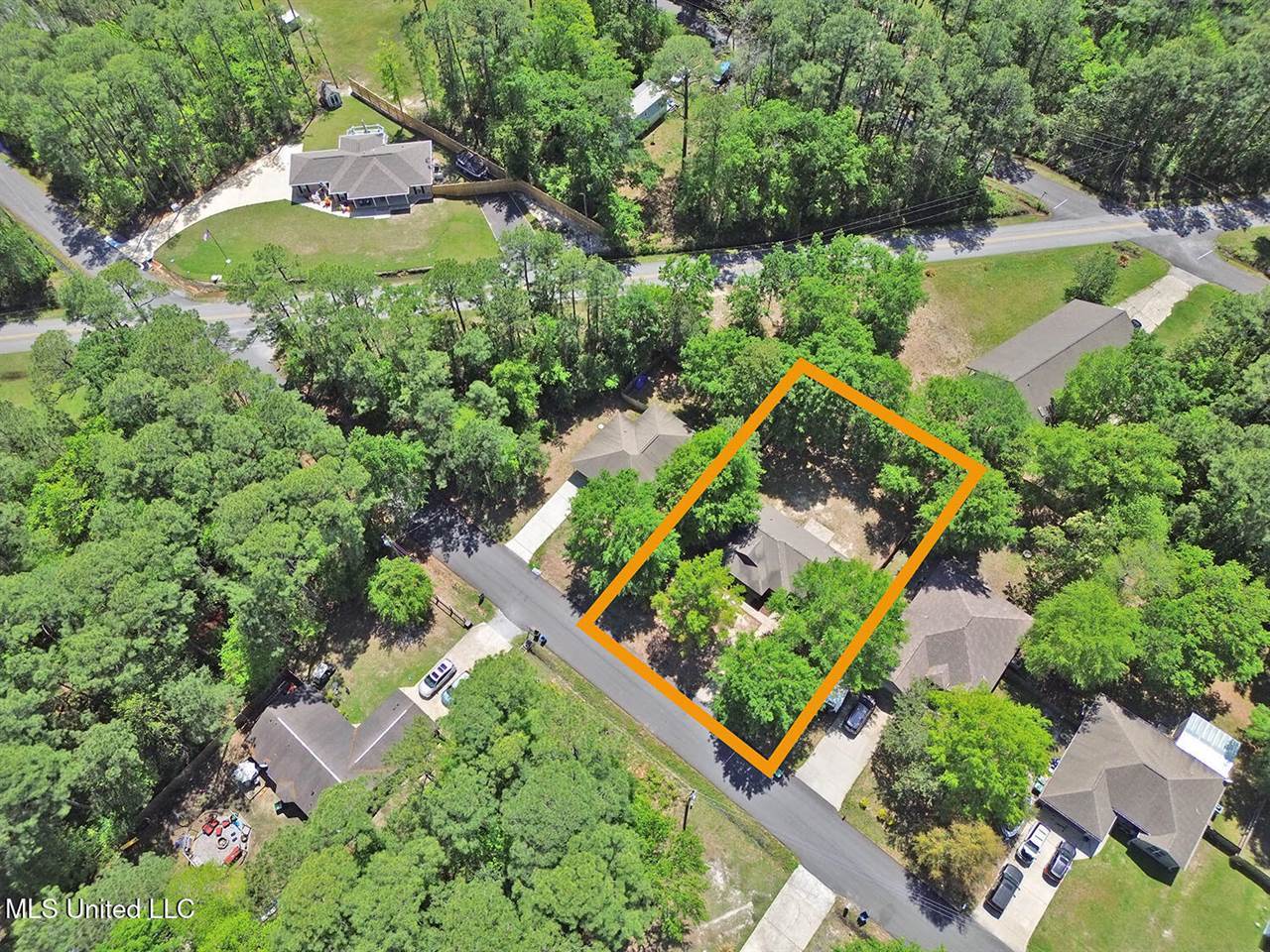 1225 Oak Street, Ocean Springs, MS 39564