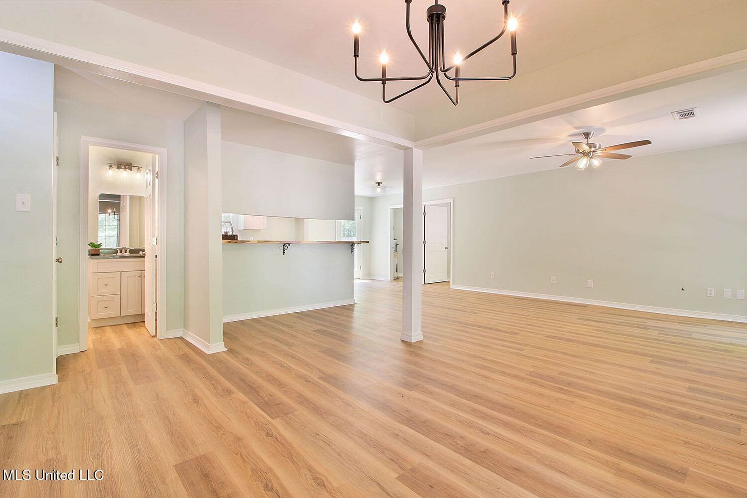 1225 Oak Street, Ocean Springs, MS 39564