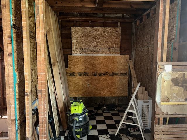 2212 SW Clay ST, Topeka, KS 66611