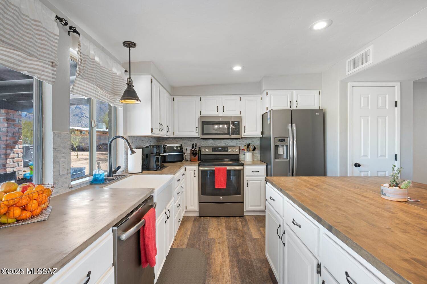 718 West Placita De La Poza, Tucson, AZ 85704