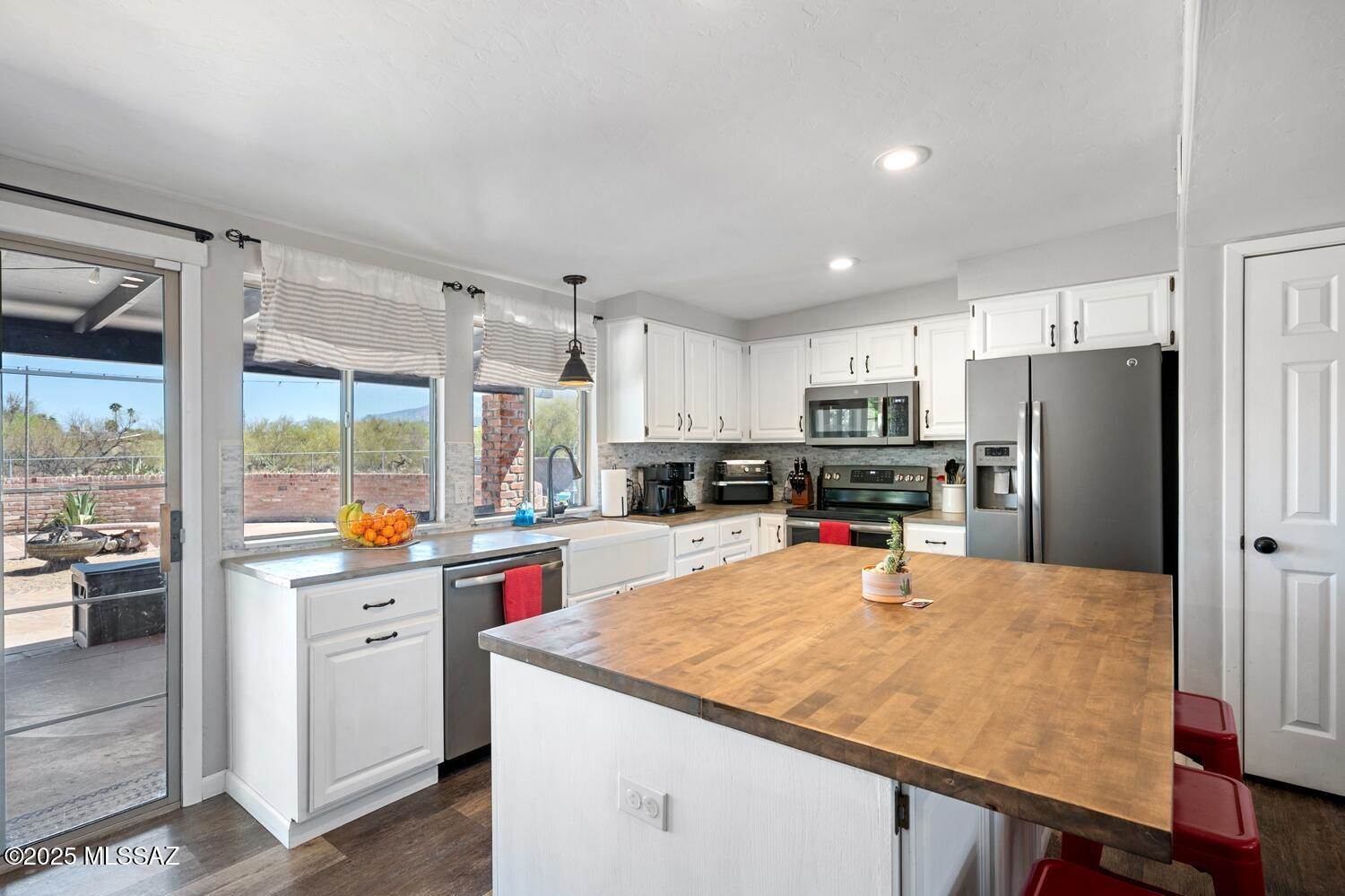 718 West Placita De La Poza, Tucson, AZ 85704