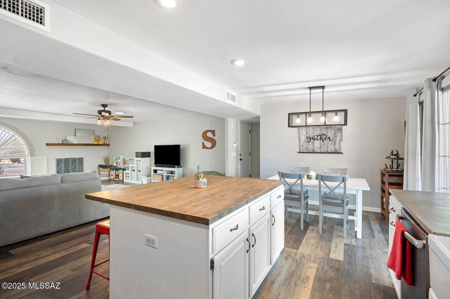 718 West Placita De La Poza, Tucson, AZ 85704