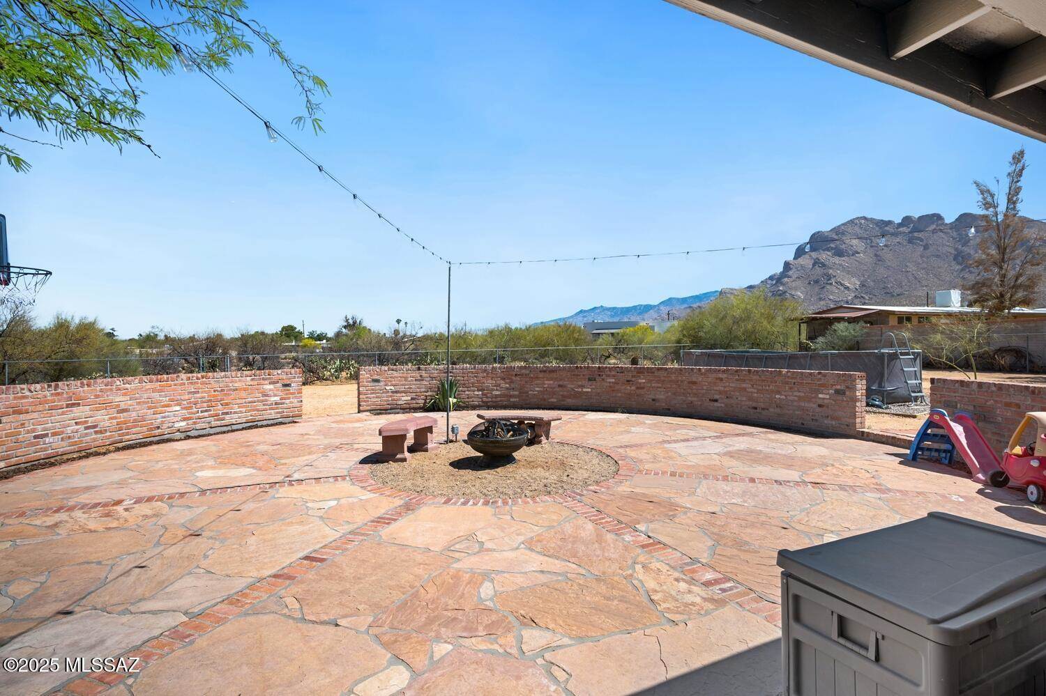 718 West Placita De La Poza, Tucson, AZ 85704
