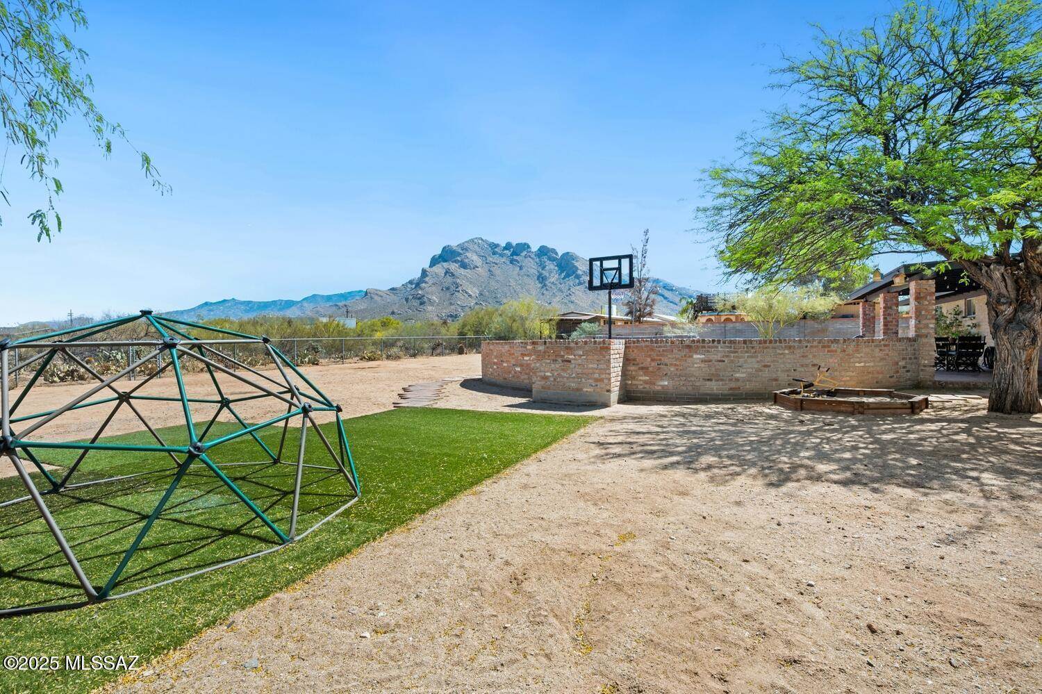 718 West Placita De La Poza, Tucson, AZ 85704