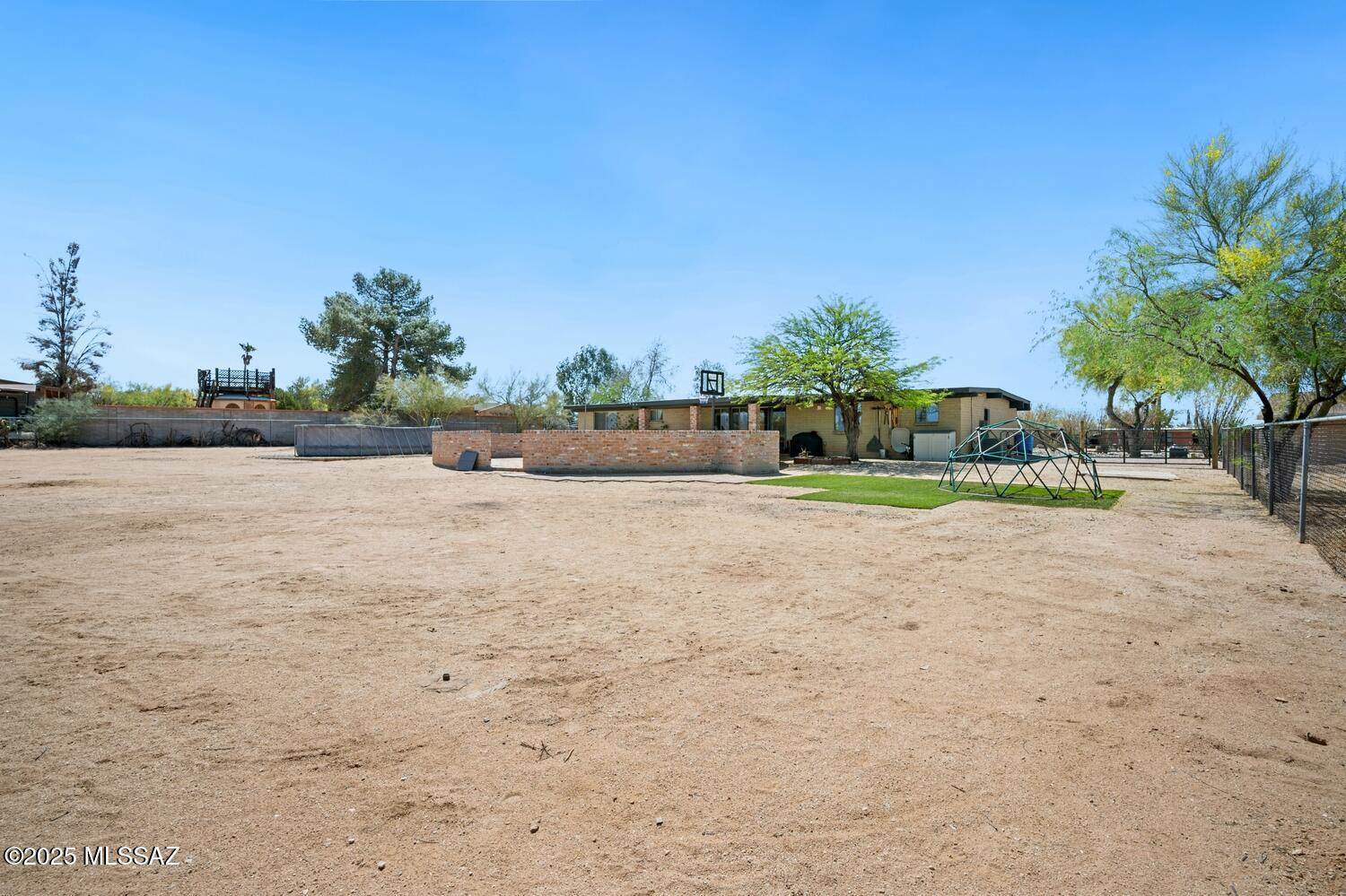 718 West Placita De La Poza, Tucson, AZ 85704