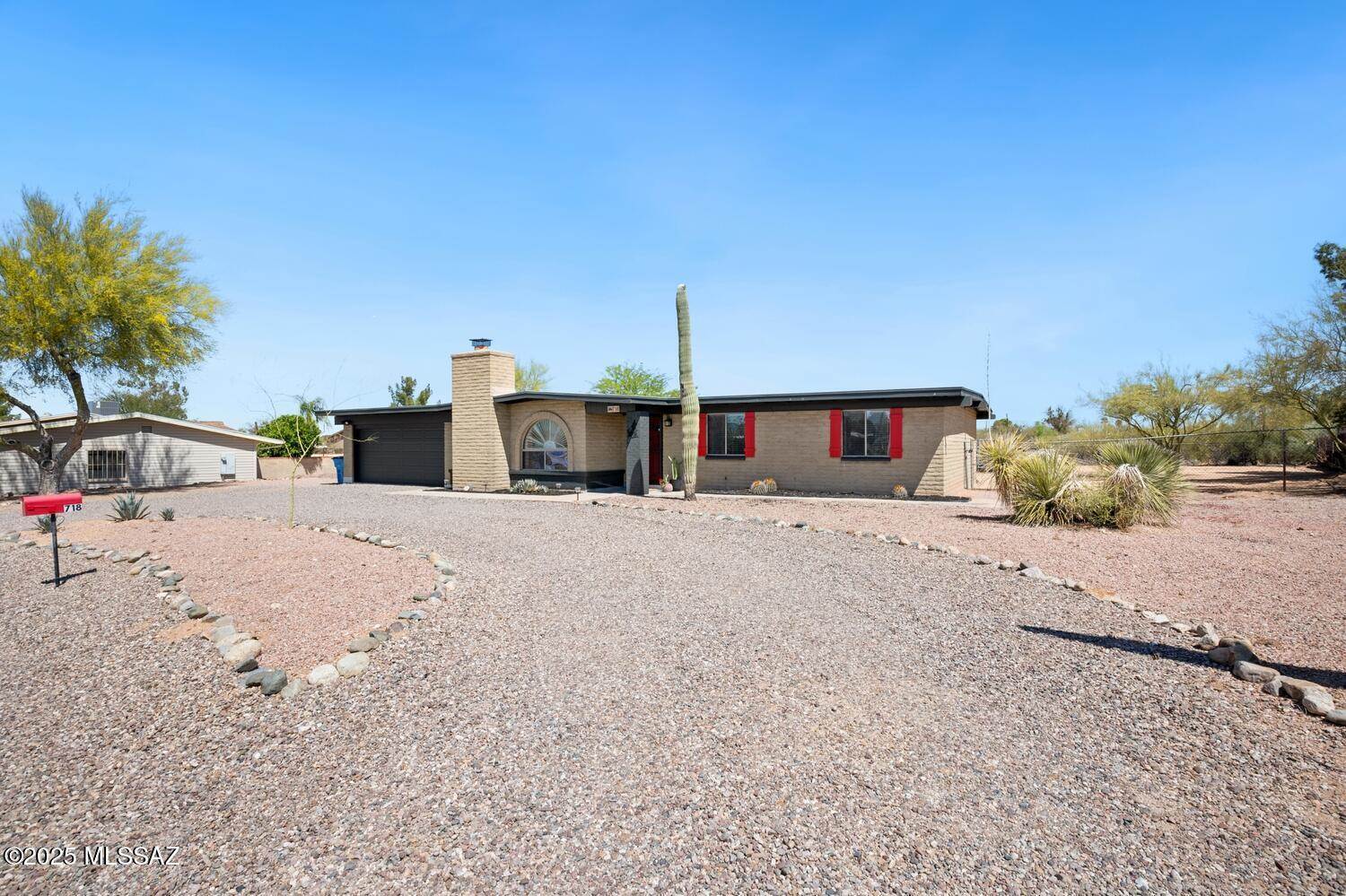 718 West Placita De La Poza, Tucson, AZ 85704