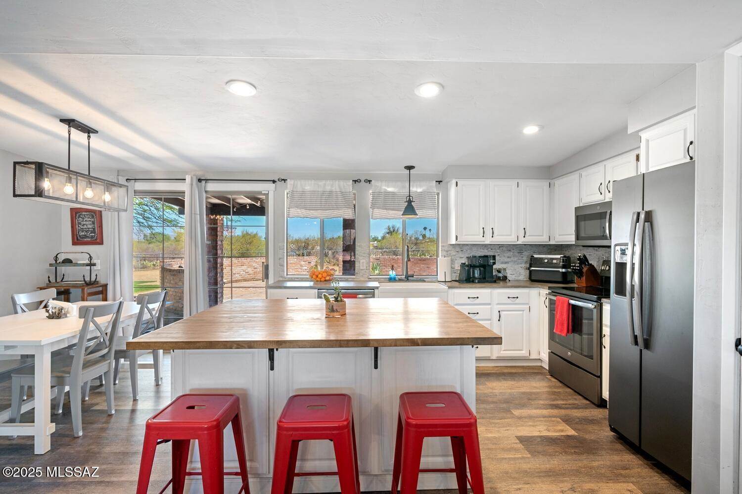 718 West Placita De La Poza, Tucson, AZ 85704